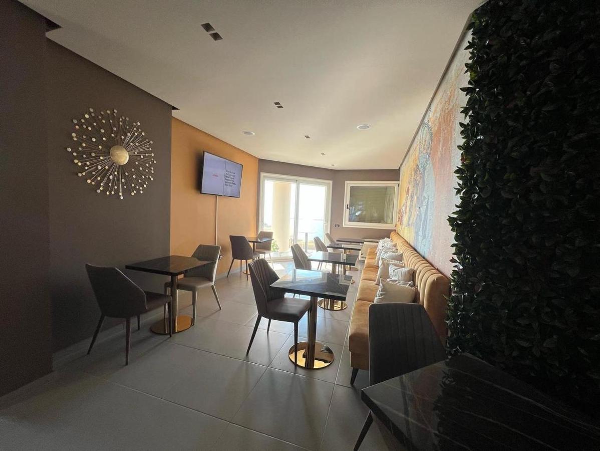 Cc Hotel & Residence Влёра Экстерьер фото